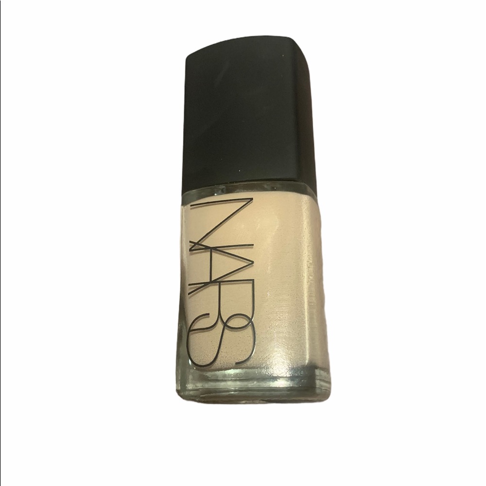 NARS sheer glow foundation. โlight 1 SIBERIA 6040โ